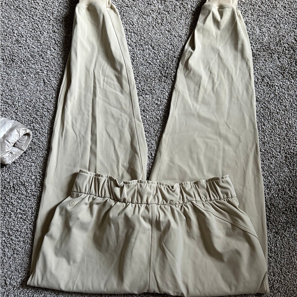 Lululemon joggers - Picture 1 of 3
